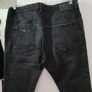 Pull and bear men jean. Skinny Ripped.. Size 34/32